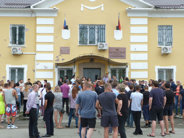 Народный сход в Среднеуральске