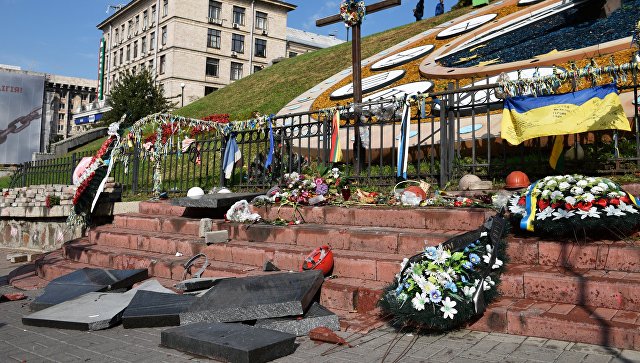 Севастопольца, сломавшего памятник Героям Небесной сотни в Киеве, посадили на четыре месяца