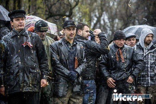 Флеш-моб на вокзале в Запорожье. Весна на Заречной улице