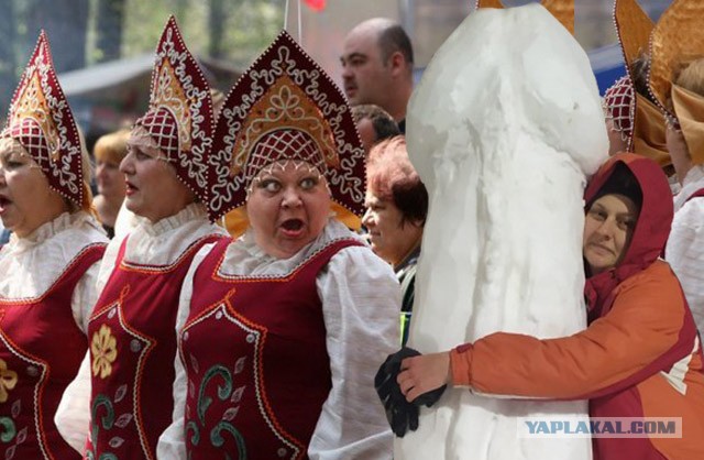 Фотожаба: Девушка и снеговик