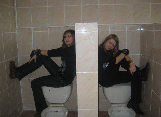 Дуры, хватит выёживаться перед фотиком