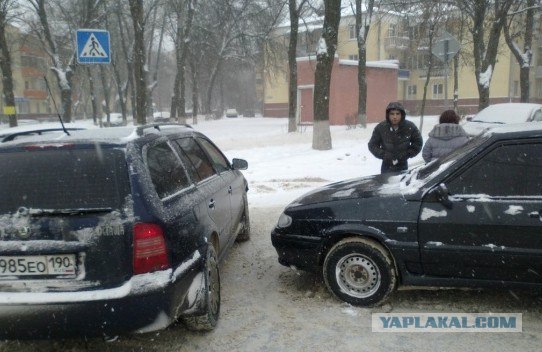 Кавказец на летней резине и черной лобовухой