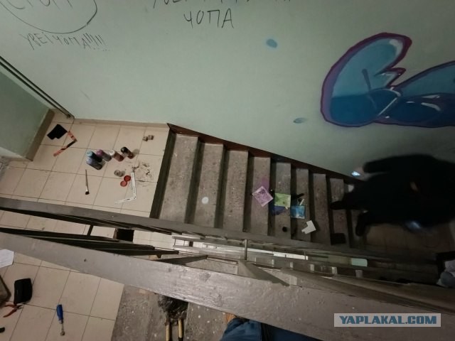 Школьников во Владимире побили жильцы элитного дома, за сломаный замок и разрисованную стену