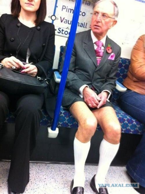 Странные люди в метро