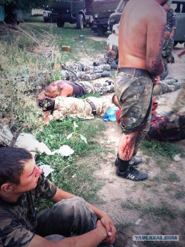 колонна ополченцев через Ровеньки 27.07