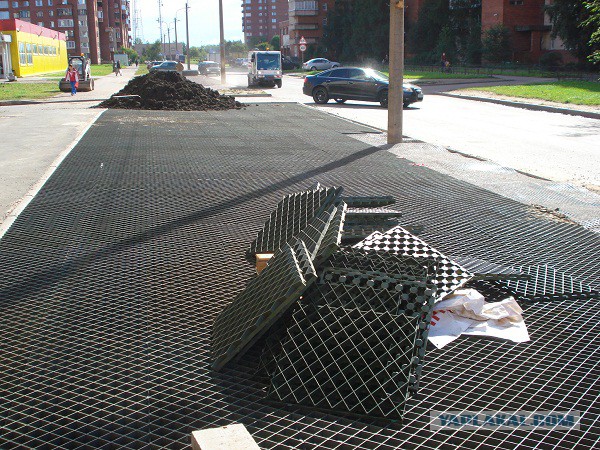 Местные власти смогут штрафовать за парковку во дворах