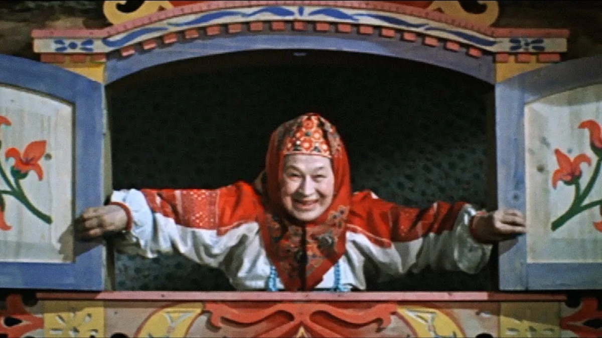 Бабушка в окошке из сказок картинка