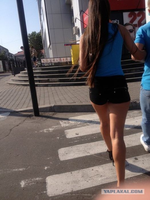 "Подглядываем" за девушками