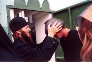 Объяснения священника почему крещение платное