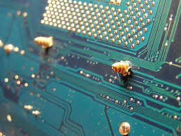 Пользователь принес, сказал не включается