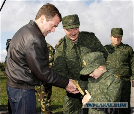 «Там за взятку можно все»: что Лукашенко рассказал журналистам о России