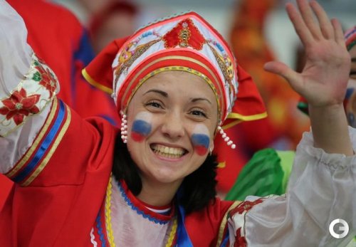 Болельщицы разных стран футбольного чемпионата