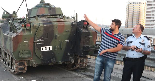 В Анкаре стрельба и попытка военного переворота