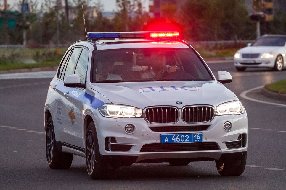 Россия 06 06 2015. BMW x5 ДПС. BMW x5 полиция. BMW x5 f15 полиция. БМВ х6 ДПС.