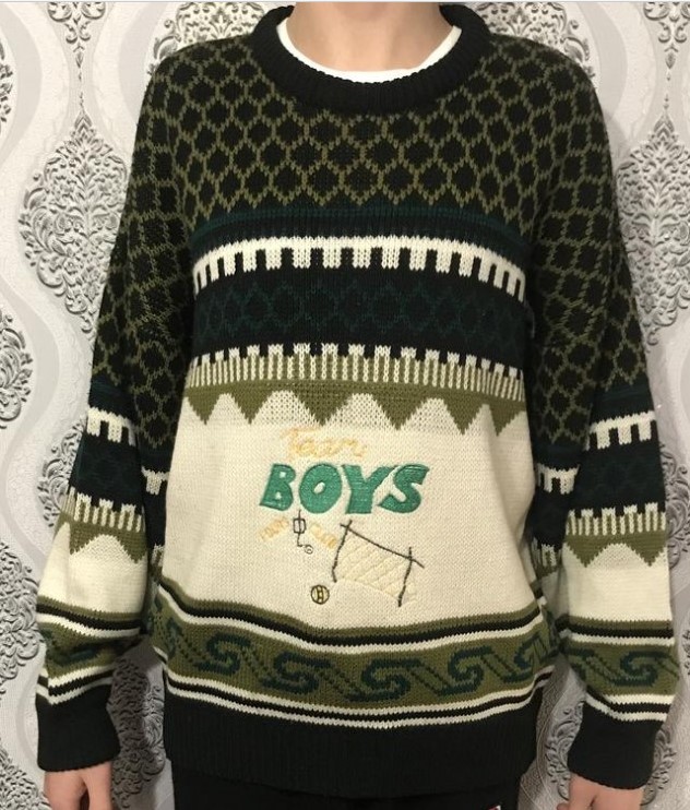 У кого в 90-х был такой свитер?