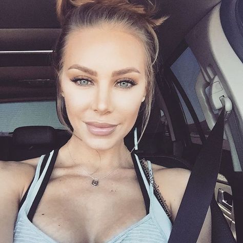 BBW әйел оргазмының құрысулары туралы бейне