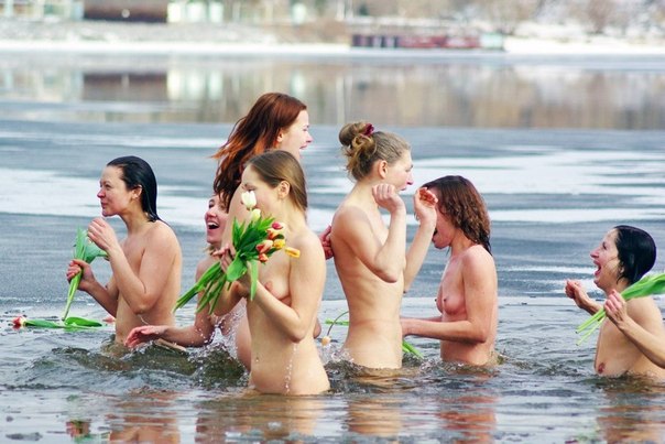 Крещение киевских нудистов 18+