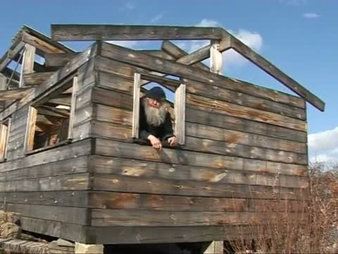 Прилетел из будущего и ищу человека