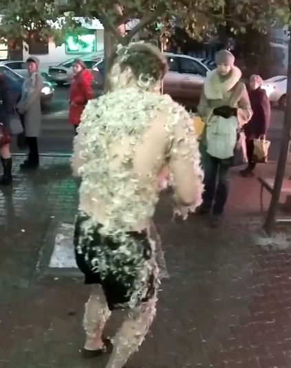 Стриптиз от яжымамок