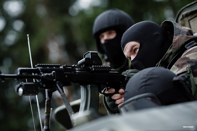 Тренировка спецов перед показательными учениями
