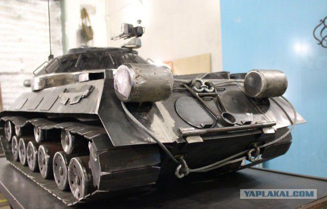 Мангал в форме Mercedes Gelandewagen