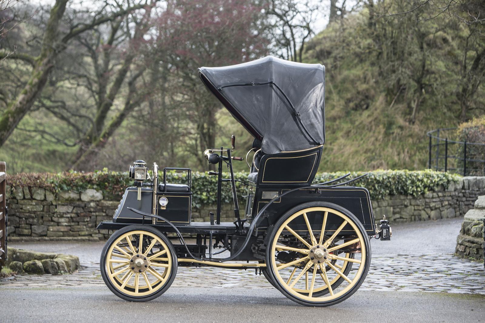 Автомобиль 1900