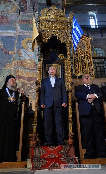 РПЦ запрещает молиться в православных церквях Стамбула.