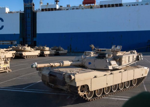 BZ: 900 вагонов военной техники спешат из Германии «на войну с Россией»