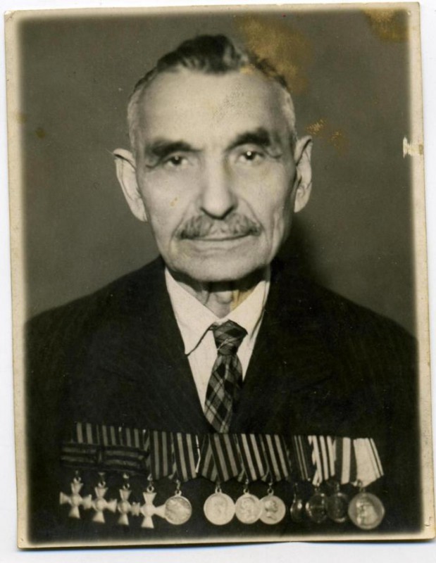 История в фотографиях