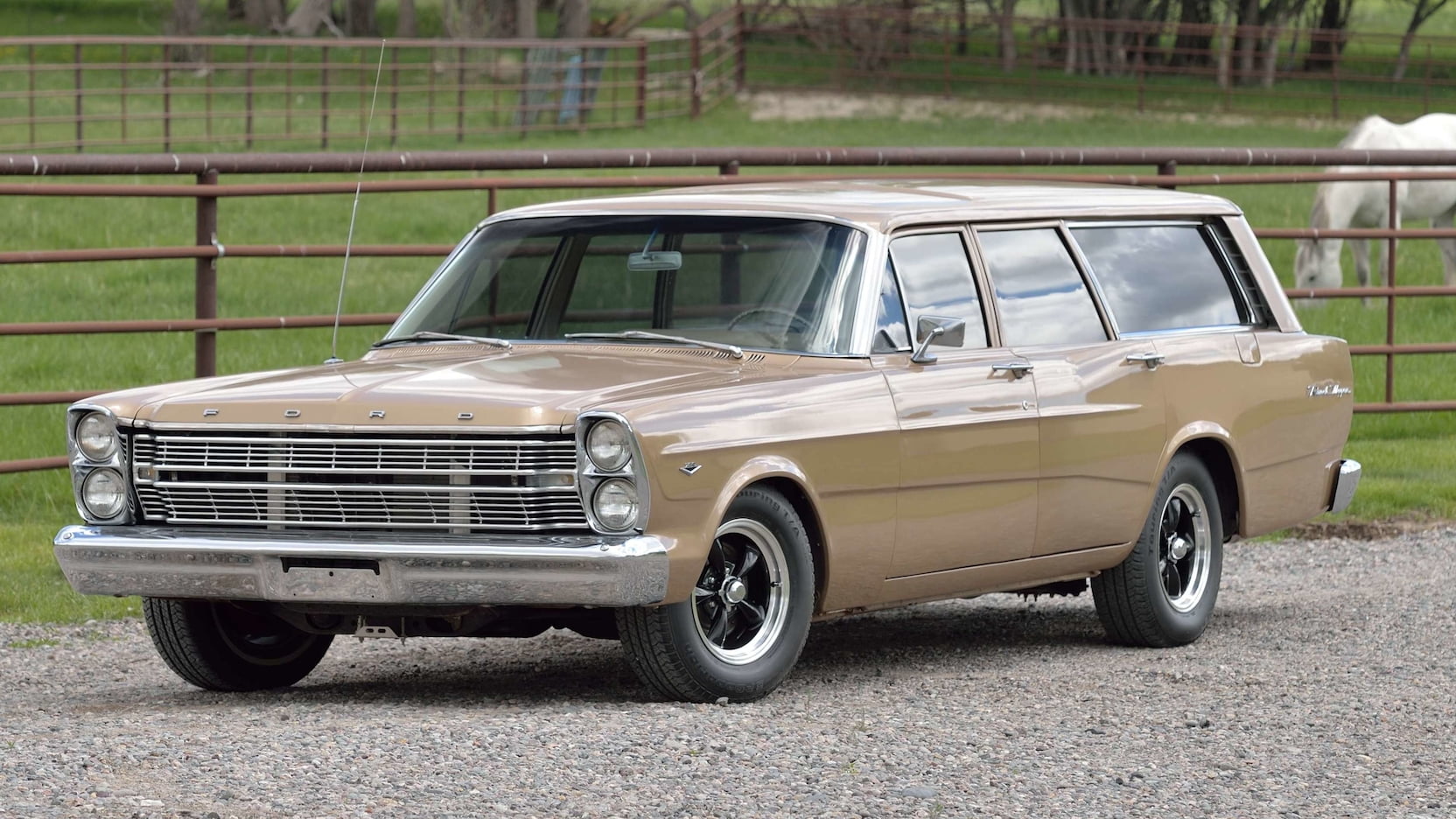Ford Country Squire Station Wagon 1953