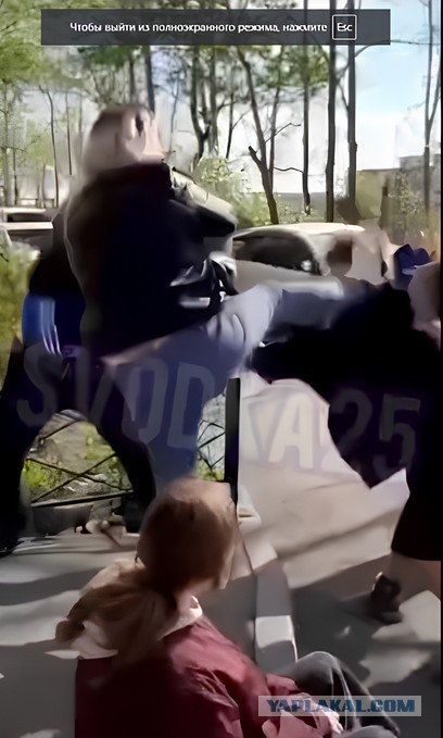 Говорят, что детей бить нельзя... А таких?