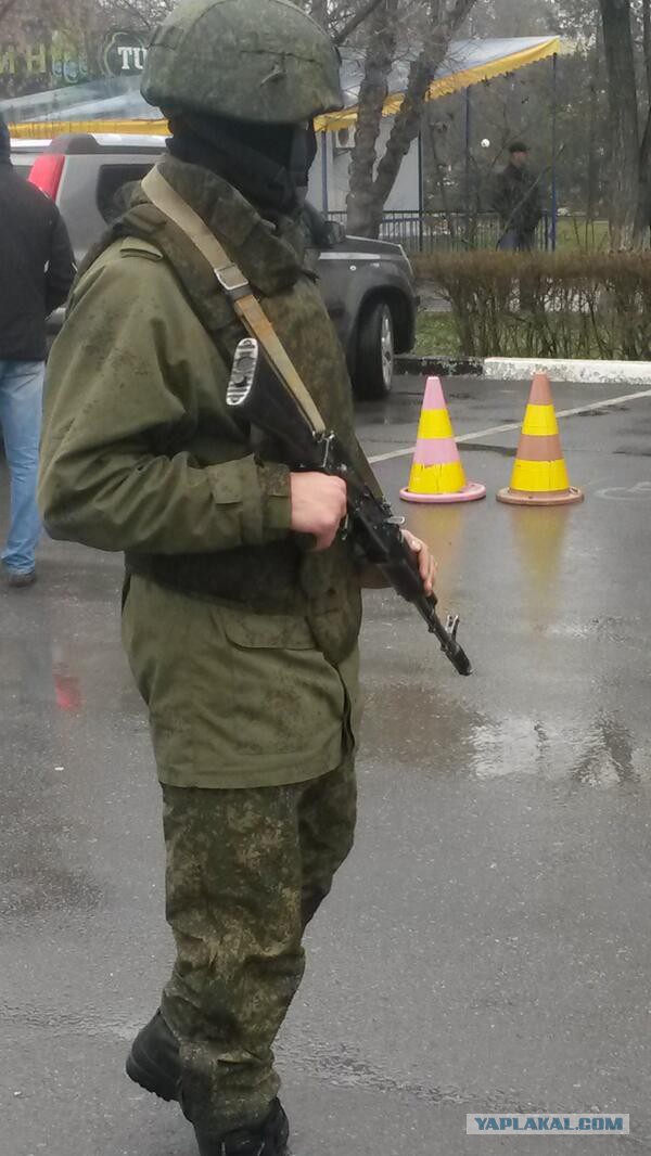 В Крыму захвачены Совмин и Верховная рада, официальных заявлений еще не было