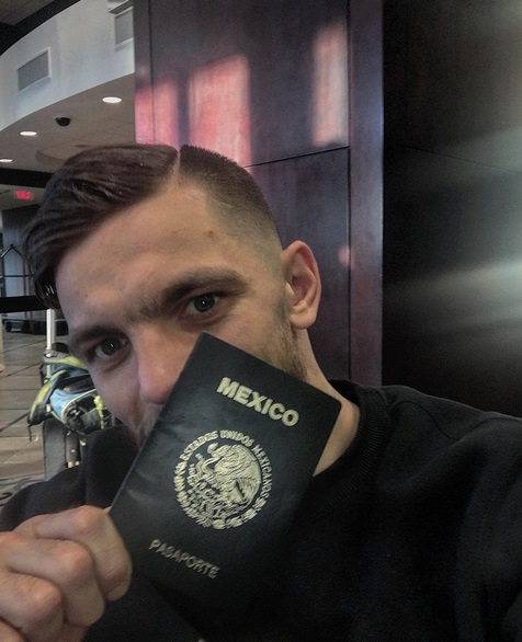 Украинский боксер получил мексиканский паспорт и заявил, что Украины уже нет