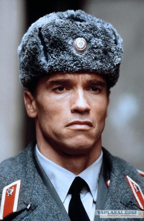 Арнольд Шварценеггер опубликовал несколько фото со съемок первого «Терминатора» в честь 35-летия фильма