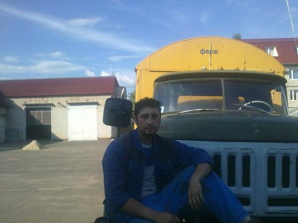Дебил в магазине !