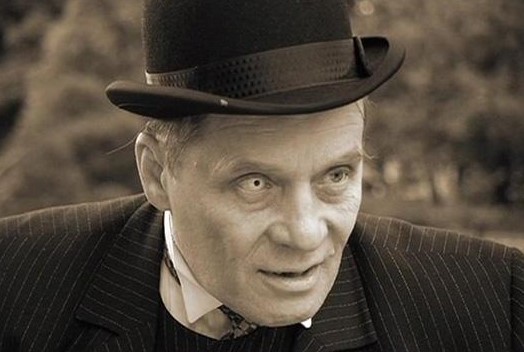 А какой у вас самый позитивный актер?