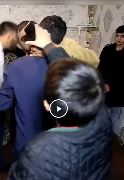 А эта свадьба, свадьба, свадьба пела и плясала
