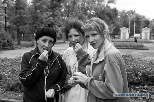 Девчата 90-х и 00-х