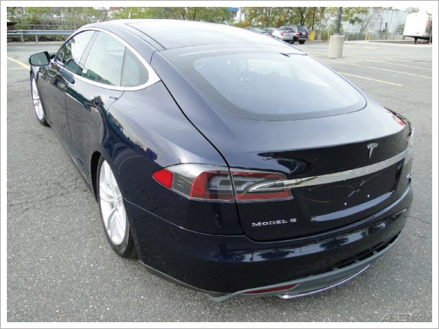 Tesla Model S какой мы её еще не видели