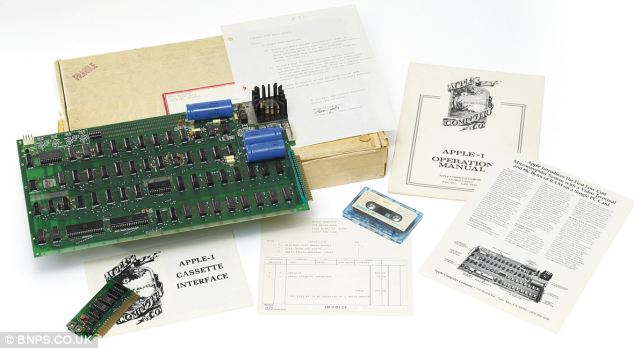 Самый первый макинтош "Apple 1" продан на аукционе