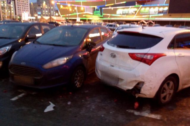 В Нижнем Новгороде попавшийся на взятке полицейский устроил массовое ДТП