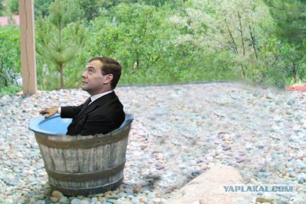 Фотожаба: Кто пил из бочки и все выпил?
