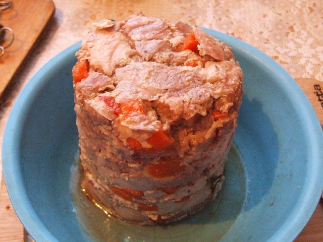 Прессованное мясо. Эксперимент №1 с ветчинницей.