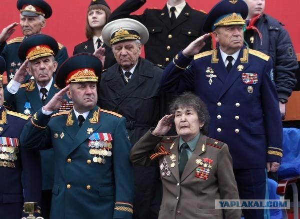 В Петербурге из-за флага в отдел доставили руководителя крымского ансамбля. Заложники ситуации — дети