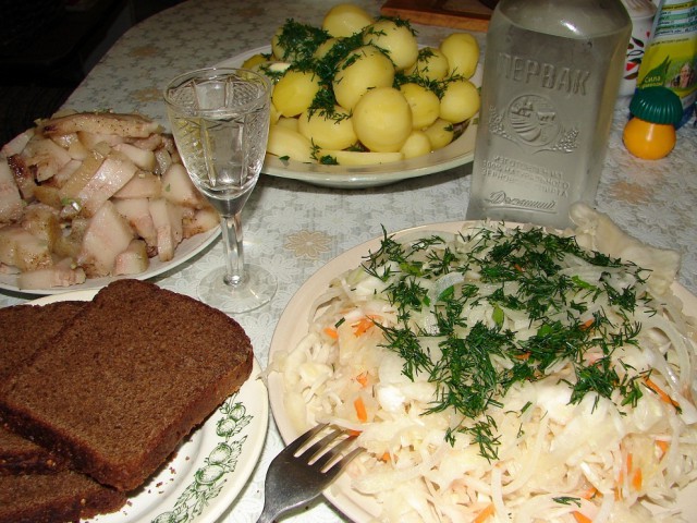 4 продукта, которыми нельзя закусывать водку
