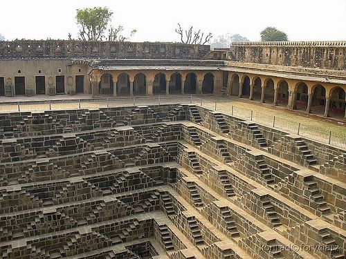 Колодец Chand Baori в Индии (26 фото)