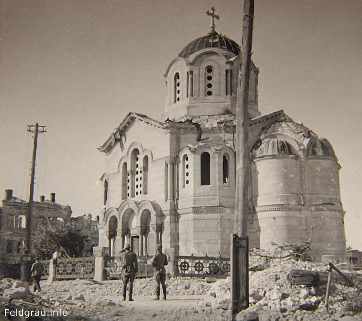 Оккупация крыма годы. Евпатория немецкая оккупация. Оккупация Крыма 1941-1944. Школы Евпатории в годы оккупации 1941-1944. Немецкая оккупация Крыма церкви.