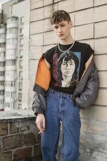 А кто ходил в жёваном спортивном костюме в 90-х?