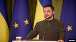 Зеленский ответил на угрозы Медведева в его адрес
