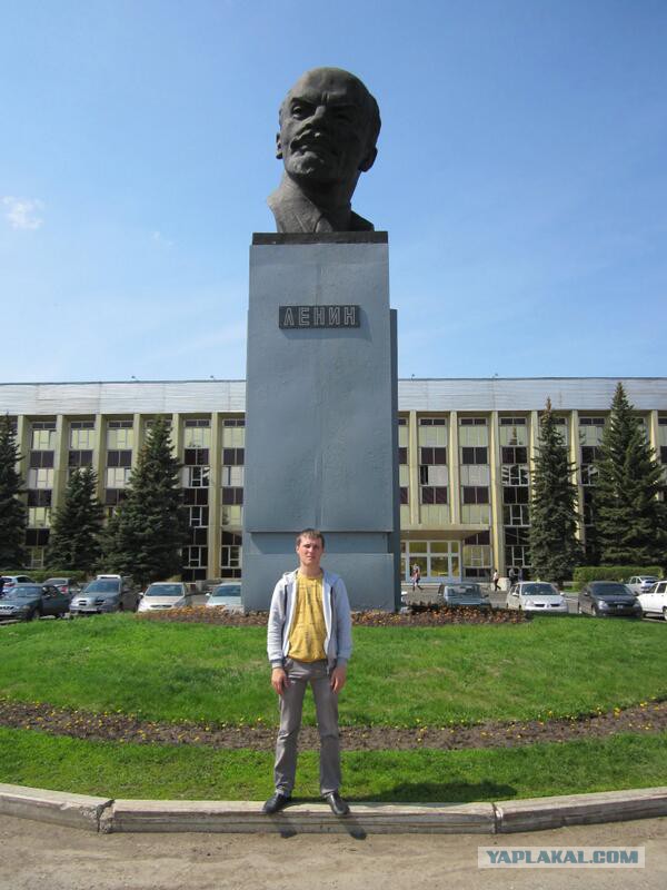 Памятники Ленину